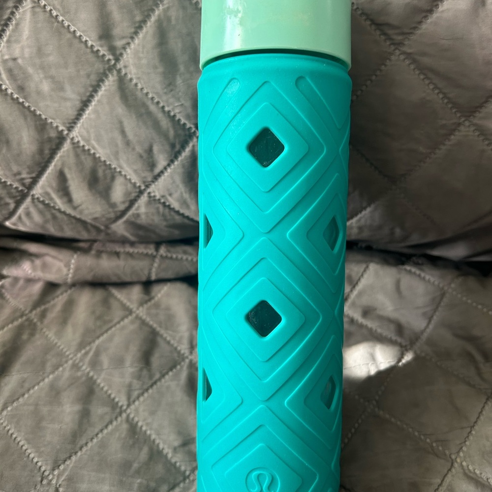 Lululemon Pure Focus glass insulated water bottle